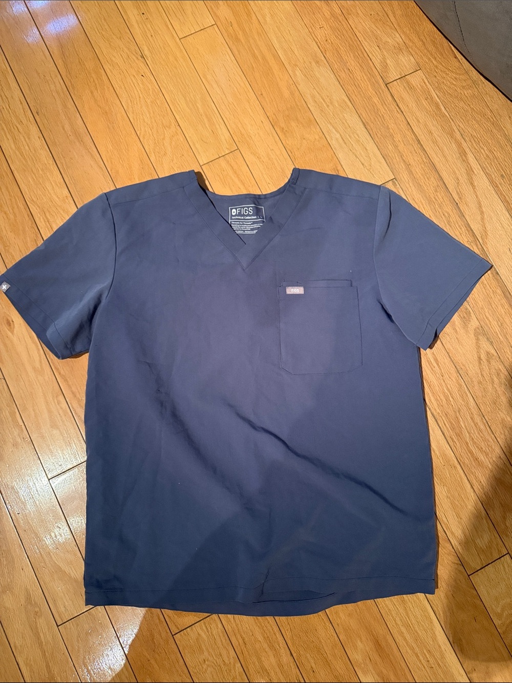 Figs Men's Short Sleeve V-Neck Scrub Top - Navy Blue